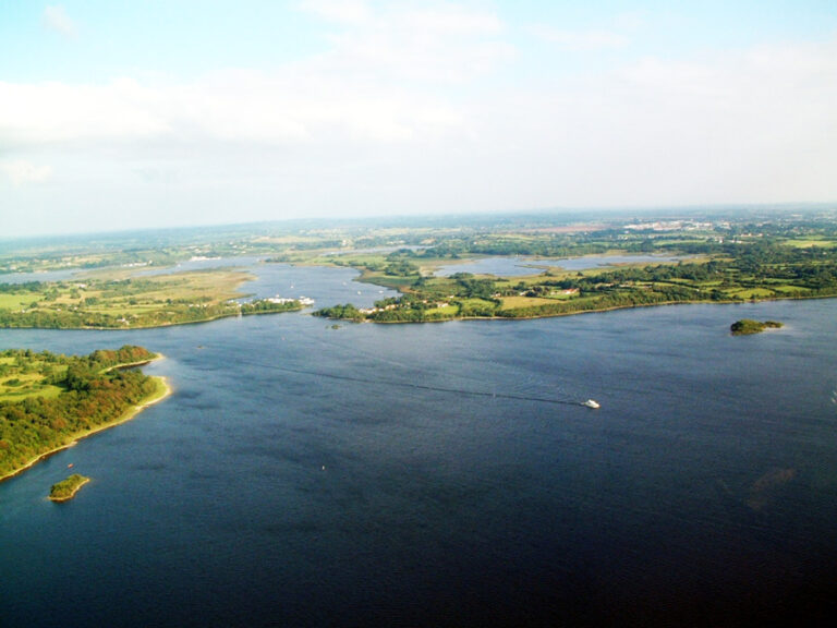 Lower Shannon cruises Lough Derg boat hire & boat trips